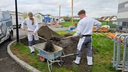 Hochbeet befüllen | © HTL Zeltweg