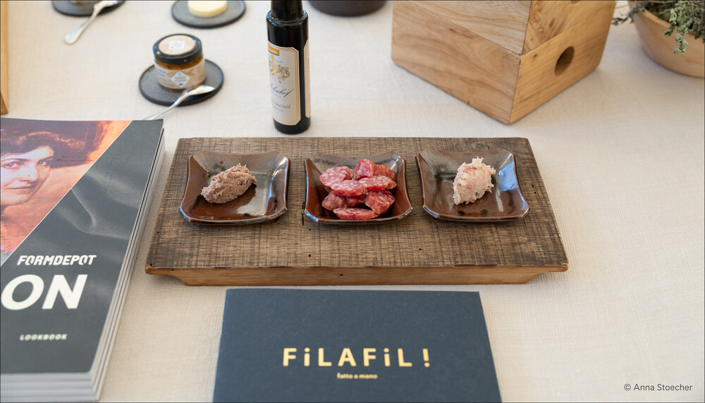 Drei Schälchen mit verschiedenen Wursterzeugnissen | © Anna Stoecher