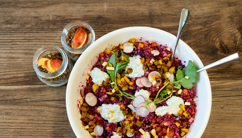Buchweizensalat und Granola | © Land schafft Leben