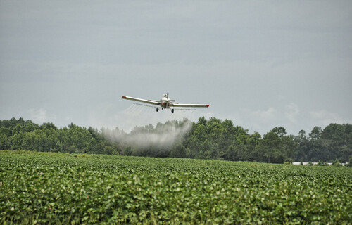 Pestizid-Ausbringung per Flugzeug | © Pixabay